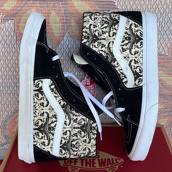 Vans Sk8-Hi
Skull Tapestry Black/Bone
VN0A7Q5N95X
Men’s sneakers - Picture 12 of 16